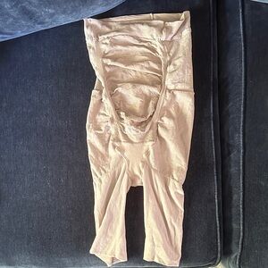 Spanx Maternity mid thigh shape wear